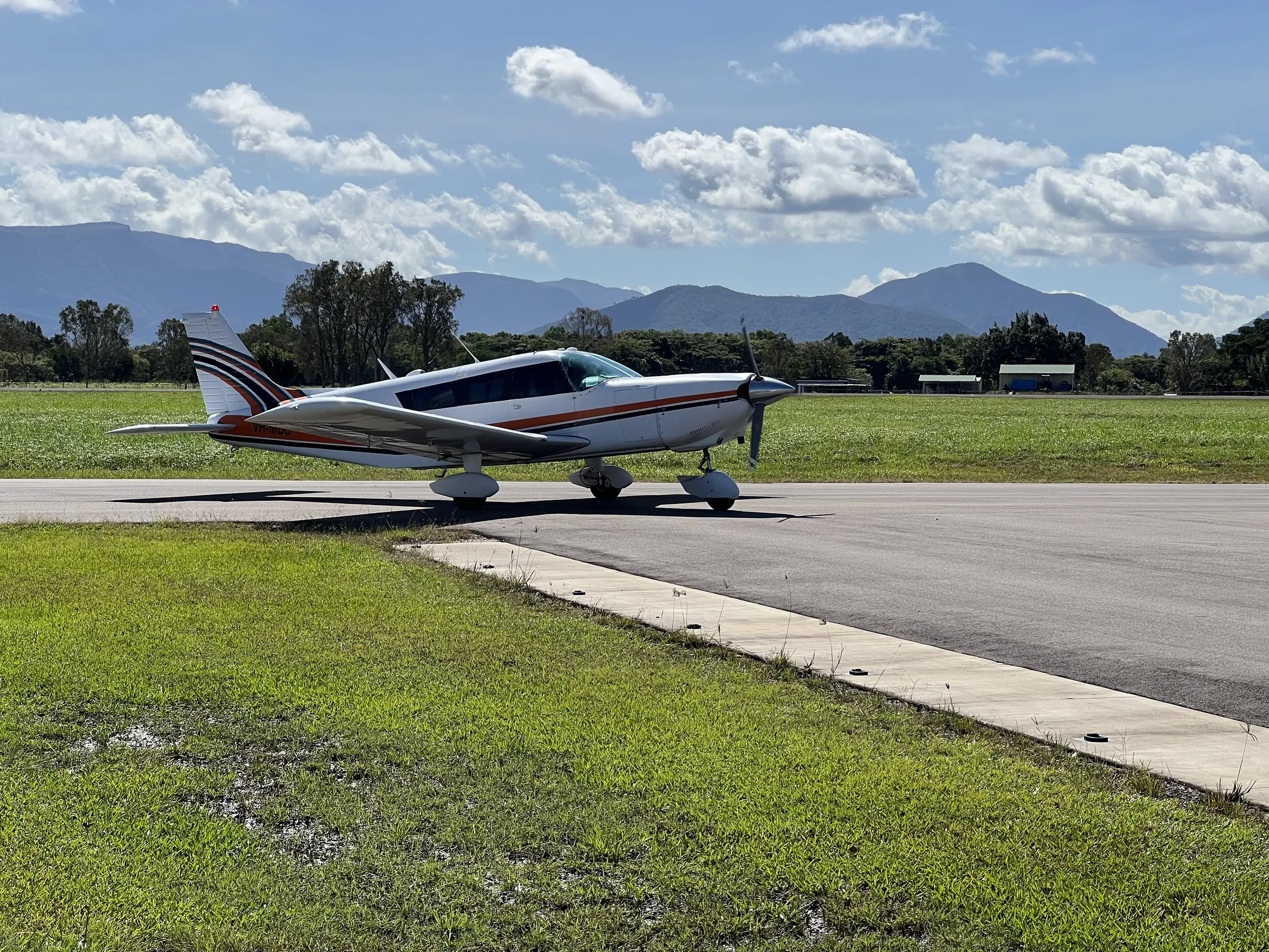 Aircraft for aerial image acquisition
